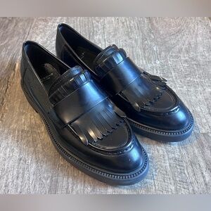 NEW WITHOUT Box Vagabond Loafers